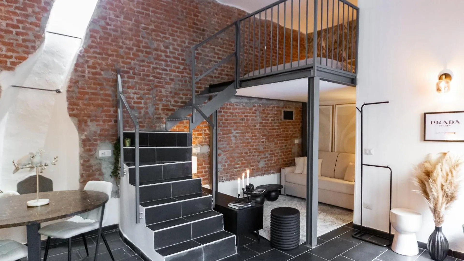 Youhosty - Design Isola Studio Милан 0*,
