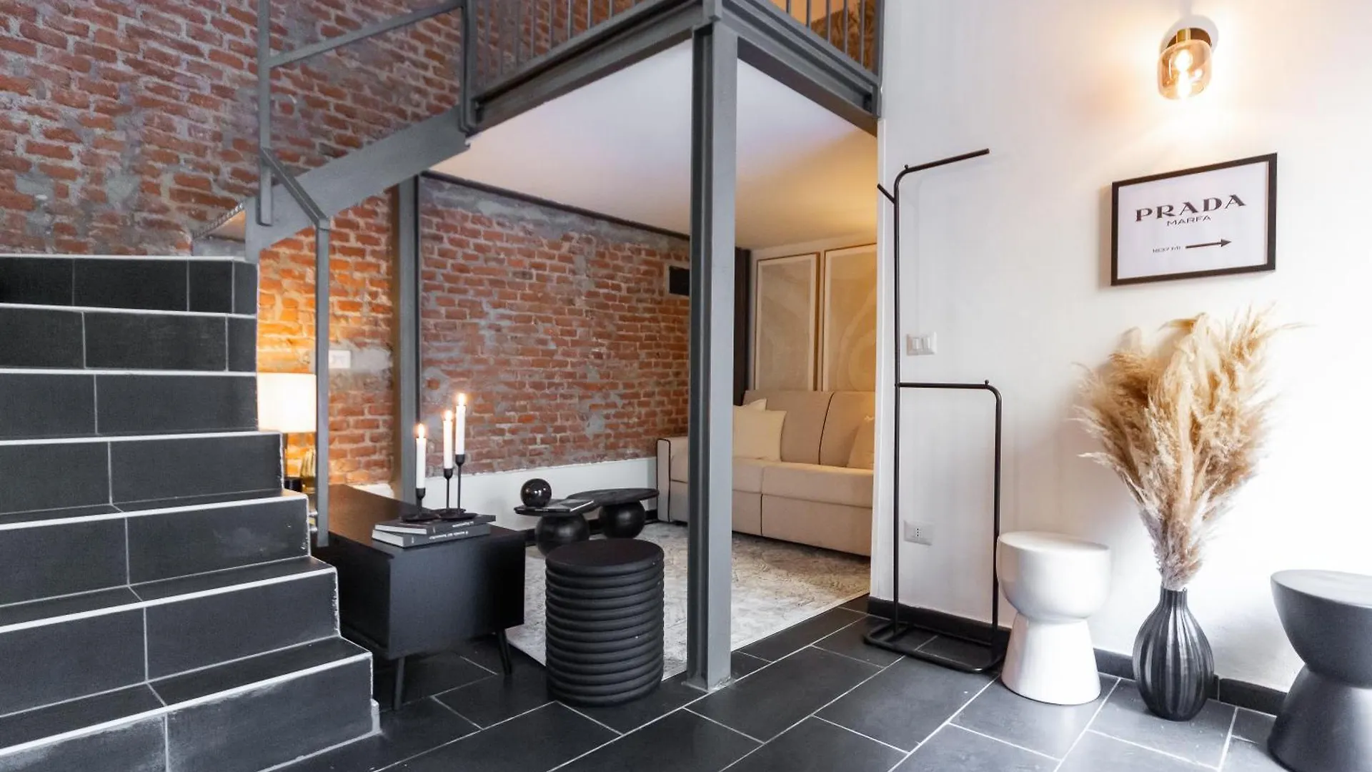 Youhosty - Design Isola Studio Милан