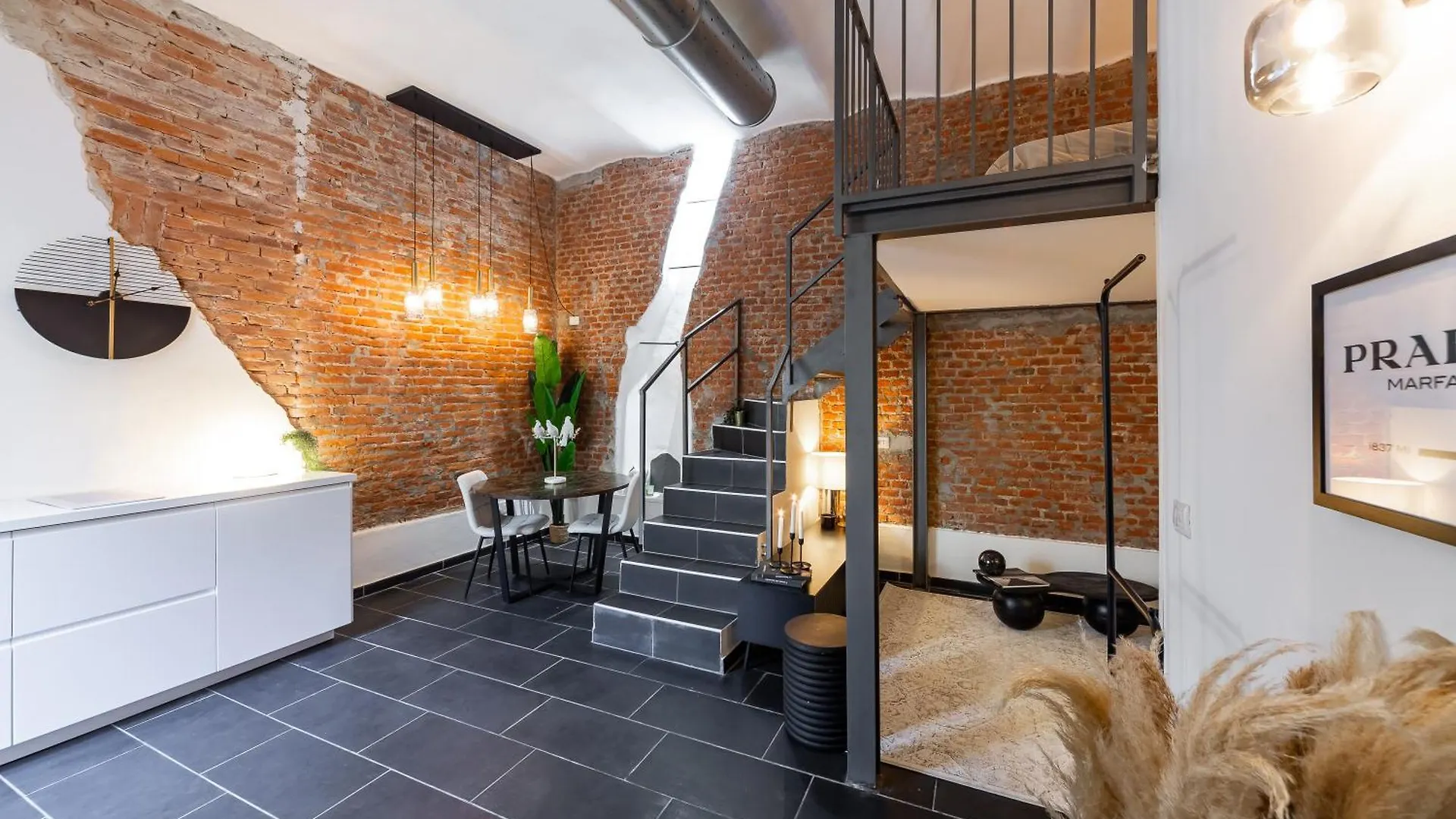 Контакты Youhosty - Design Isola Studio